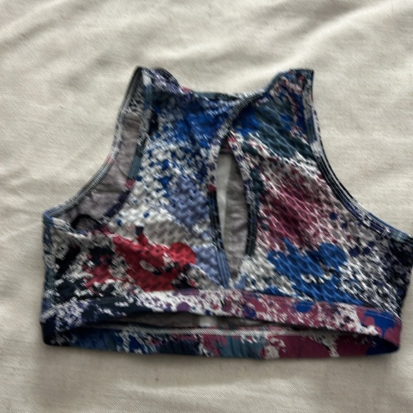 Peloton Sports Bras (2) - Picture 4 of 11